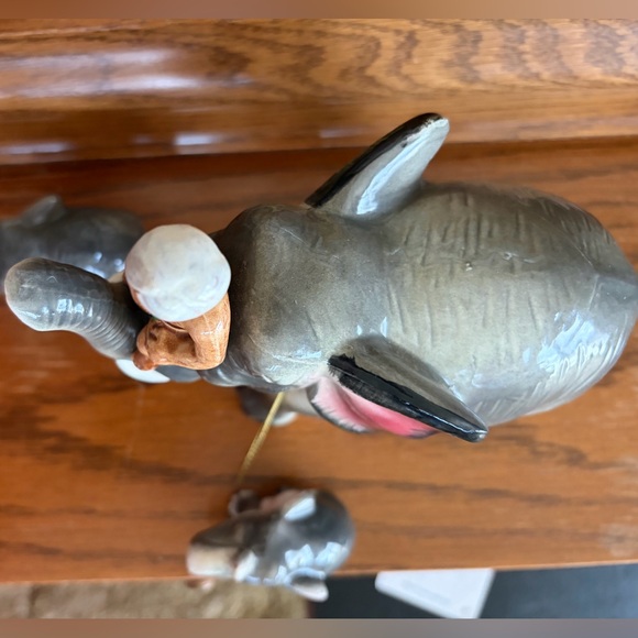 Vintage Ceramic Elephant Family Figurine - Gray with Pink Ears - Picture 6 of 6